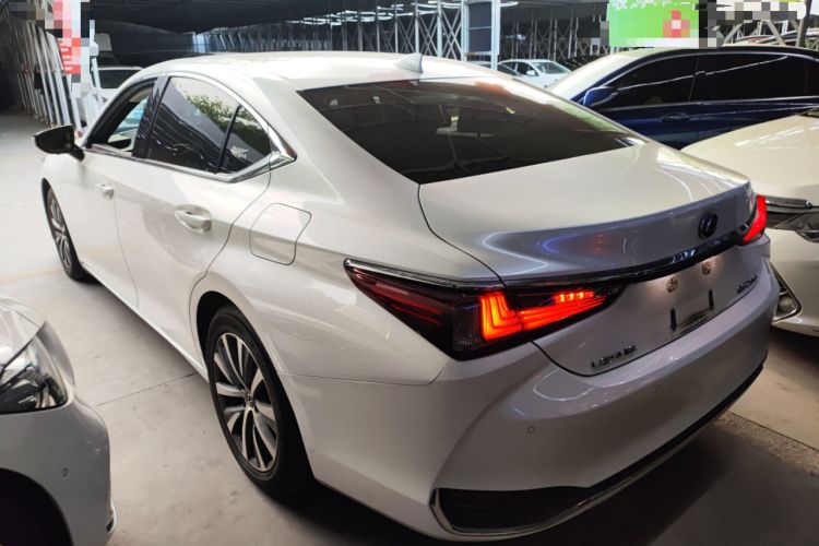 Used Lexus ES 2018 200 Excellence Edition China V Standard Exterior 2
