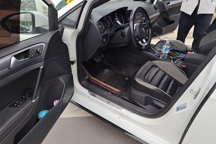 Used Volkswagen Golf 2018 280TSI Automatic R-Line Model
