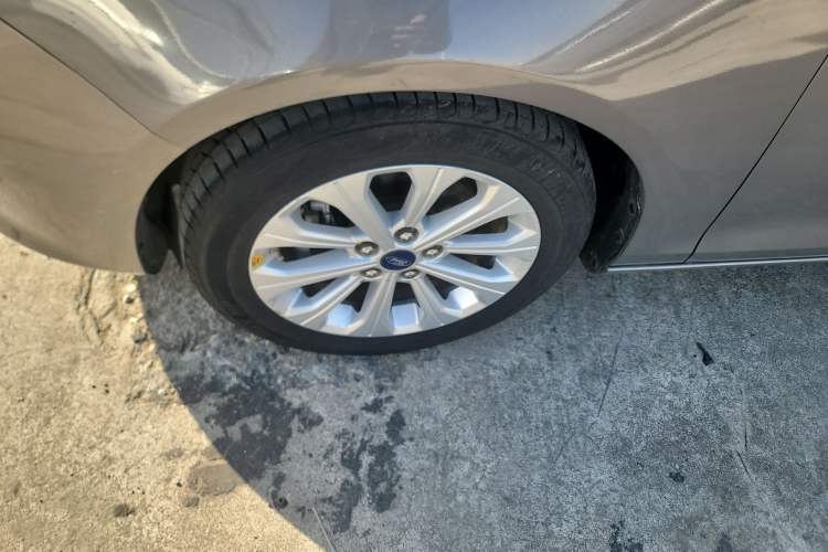 Used Ford Escort 2015 1.5L Automatic Fashion Model
