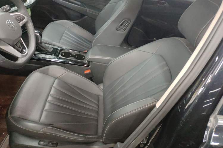 Used Volkswagen Passat 2025 Premium Version 380TSI Dragon Edition