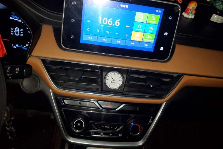 Used Wuling Hongguang S3 2018 1.5L Manual Luxury Model China V Standard
