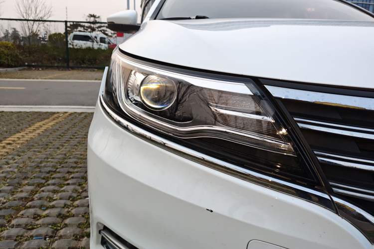 Used Roewe i6 2017 20T Automatic Flagship Edition Right Front Headlight