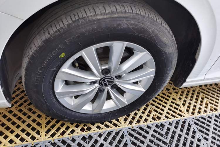 Used Volkswagen Lavida 2024 1.5L Automatic DeYi Edition Left Front Wheel Hub