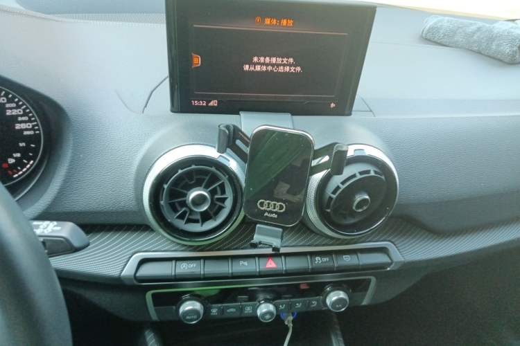 Used Audi Q2L 2022 35 TFSI Fashionable and Elegant Model Audio And AC Panel