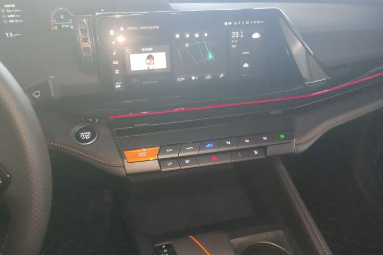 Used CHANGAN UNI-V 2024 1.5T Prestige Edition Audio And AC Panel