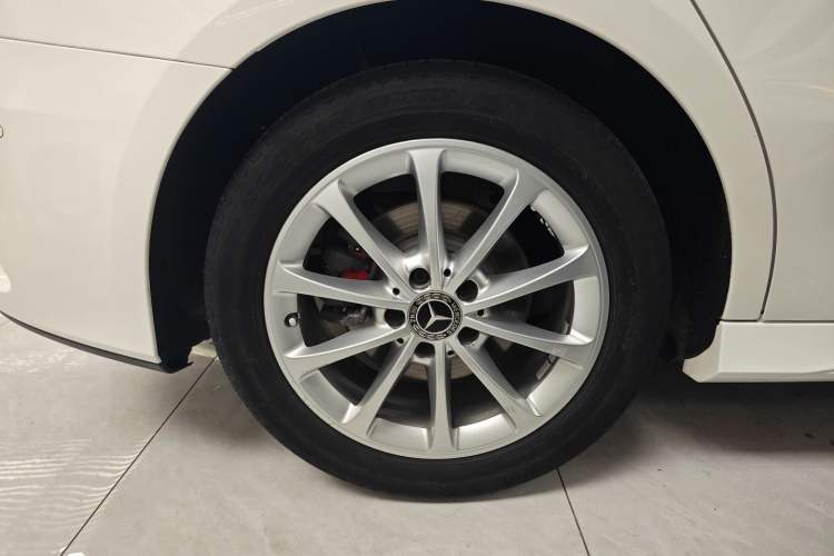 Used Mercedes-Benz A-Class 2021 A 200 L Sport Sedan Fashion Model
