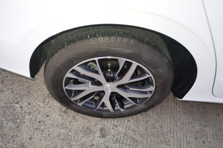 Used Geely Auto Emgrand 2026 Model 4th Generation 4 Millionth Anniversary Edition 1.5L CVT Overdrive Edition
