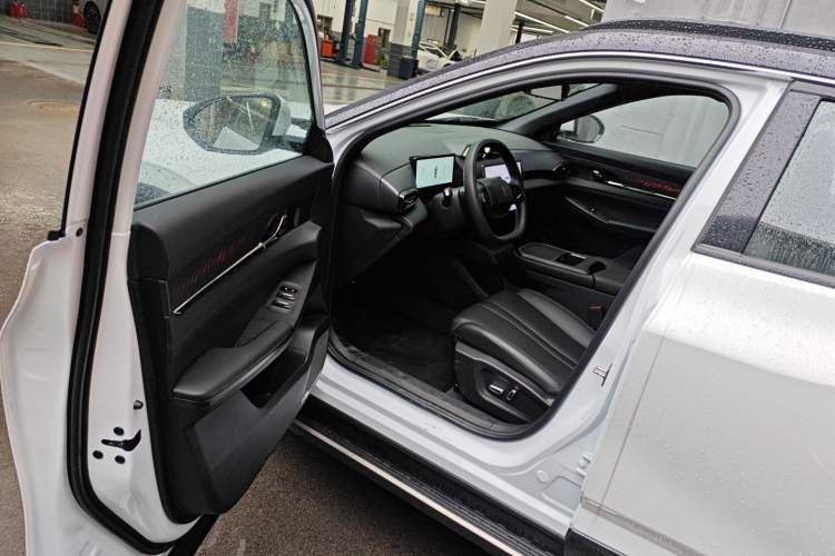 Used HEDMOS 06 2025 Model 520km
