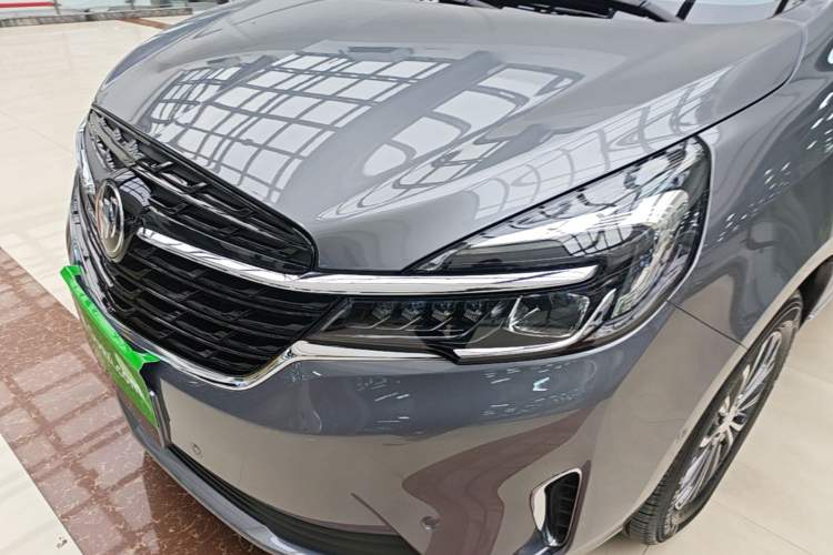 Used Buick GL8 2021 Land Cruiser Executive Class 652T Smart Luxury Model
