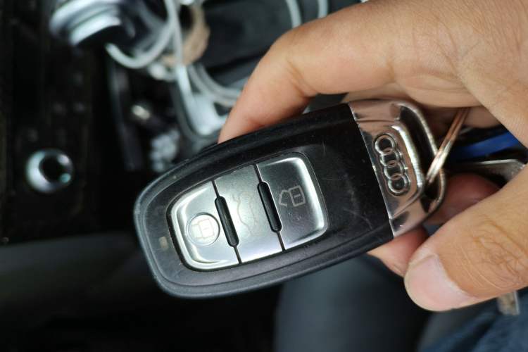 Used Audi A4L 2015 35 TFSI Automatic Standard Model Vehicle Key