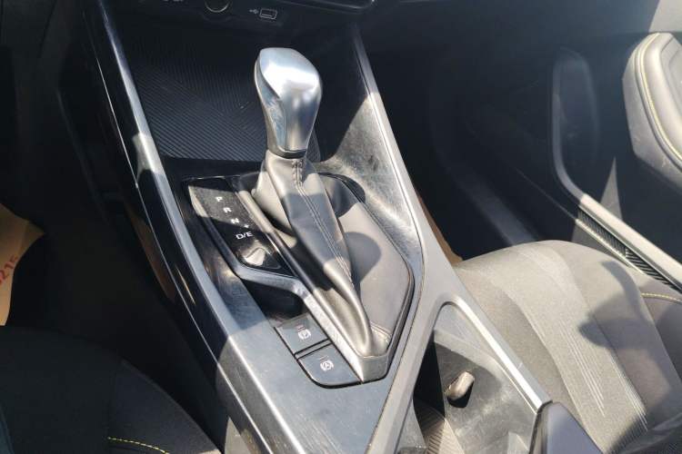 Used Roewe i5 2021 1.5L CVT Platinum Edition
