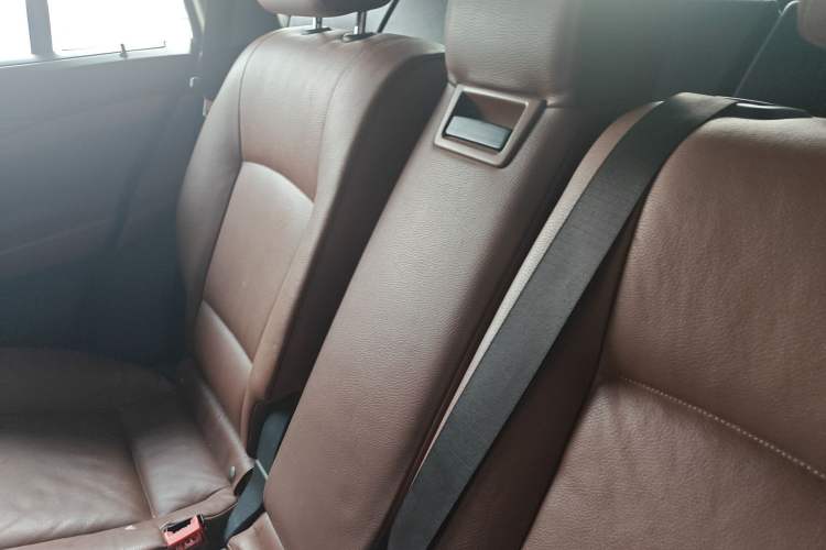 Used BMW 5 Series GT 2010 535i Leading Model Left Rear Seat