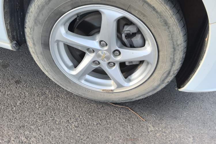 Used Chevrolet Malibu XL 2018 530T Automatic Luxury Edition Right Front Wheel Hub