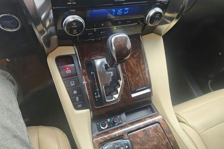 Used Toyota Alphard 2021 Dual-Engine 2.5L Luxury Edition