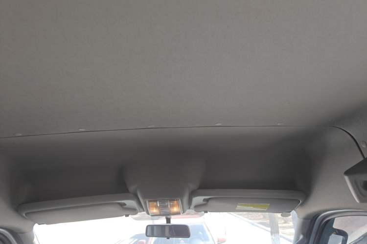 Used SAIC MAXUS Xintu V80 2024 Facelift Aoyuntong 6MT Short Wheelbase Mid-Height Version 147 Ps 5/6 Seats