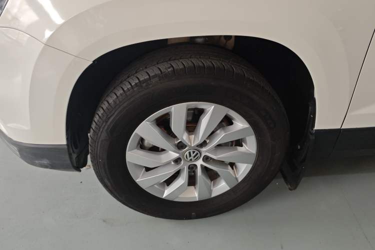 Used Volkswagen Tharu 2019 280TSI Two-Wheel Drive Trend Edition China VI Standard Left Front Wheel Hub