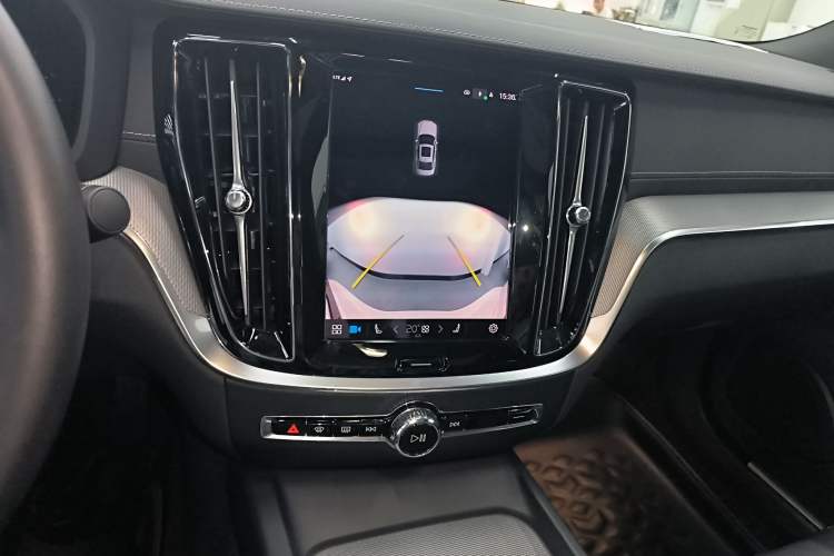 Used Volvo S60 2025 B5 Zhiya Sport Edition Audio And AC Panel