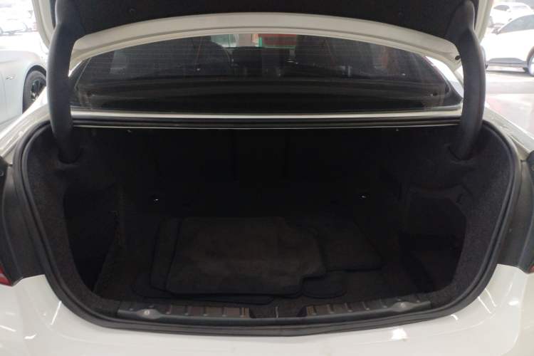 Used BMW 3 Series 2016 320Li Fashion Model Trunk