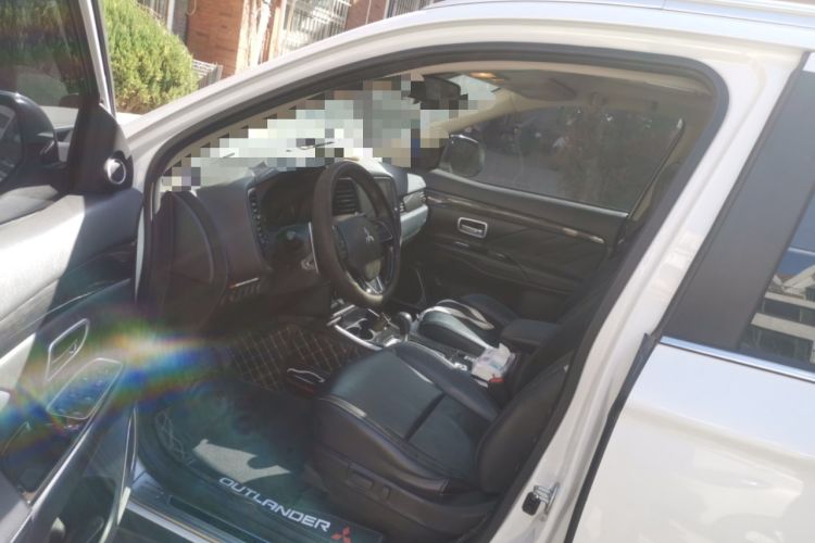 Used Mitsubishi Outlander 2019 2.4L 4x4 Zhi Xiang Edition 5 Seats China VI Standard Driver Seat