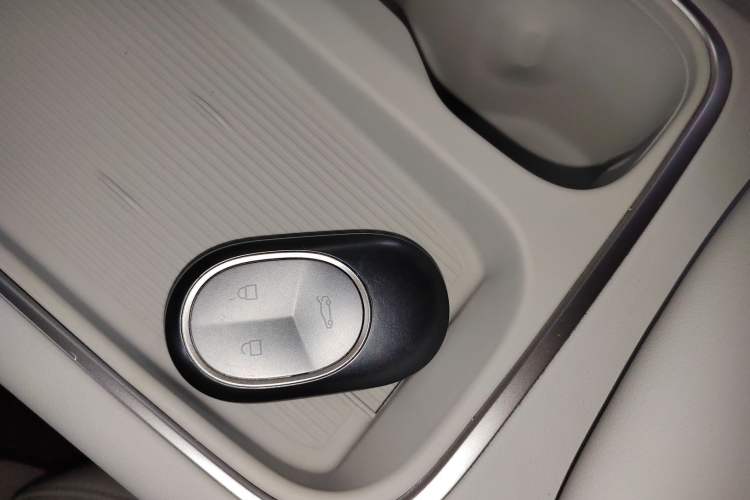 Used Nio ES6 2024 75 kWh Vehicle Key