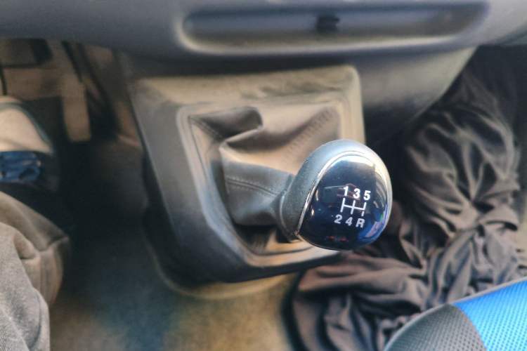 Used JMC Transit 2019 2.8T Commercial Version Short Wheelbase Mid-Roof 6-Seater China VI JX493