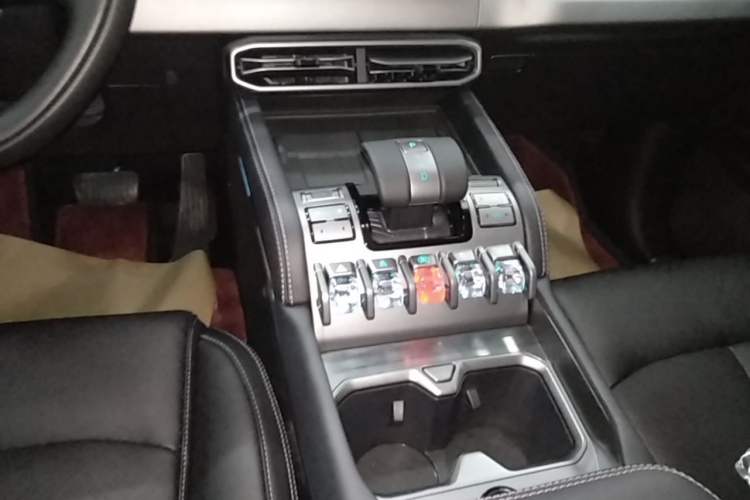 Used Formula Leopard Titanium 3 2025 501KM All-Wheel Drive Intelligent Driving Ultra Version
