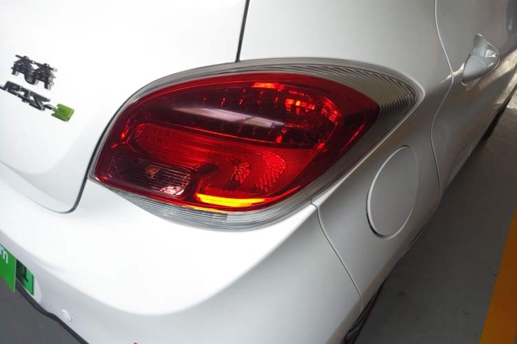 Used CHANGAN Benni E-Star 2021 National Edition Xin Yue Version (Fast-Charging Edition) Lithium Iron Phosphate (31.95 kWh) Right Rear Taillight