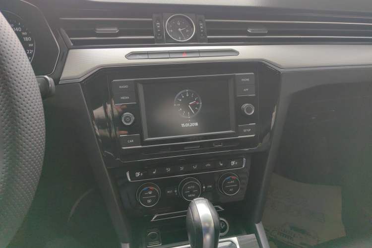 Used Volkswagen Magotan 2017 330TSI DSG Leading Model
