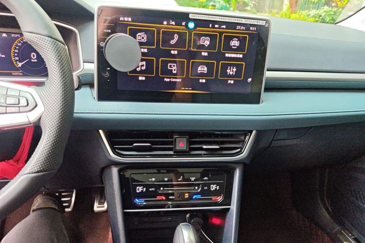 Used Volkswagen Tharu 2024 300TSI Two-Wheel-Drive Moonlight Edition
