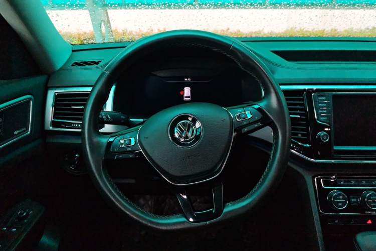 Used Volkswagen Teramont 2017 330TSI Two-Wheel-Drive Flagship Edition Steering Wheel