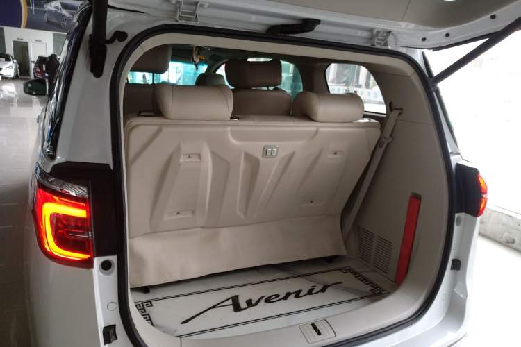 Used Buick GL8 2021 ES Landtrek 653T Comfort Edition