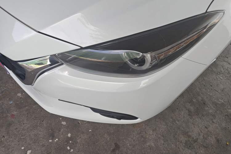 Used Mazda 3 Axela 2017 Sedan 1.5L Automatic Luxury Model Emission Standard China V Left Front Headlight