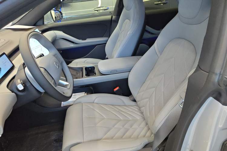 Used Nio ET5T 2025 75 kWh Touring Left Front Seat