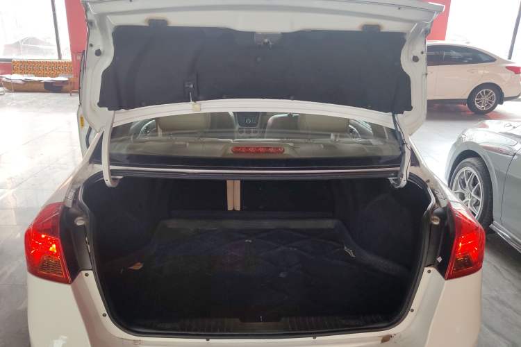 Used Buick Excelle 2013 1.5L Automatic Classic Model Trunk