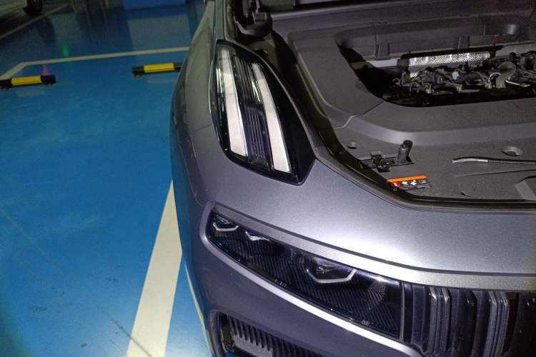 Used Lynk & Co 09 2021 2.0T Halo Six-Seater