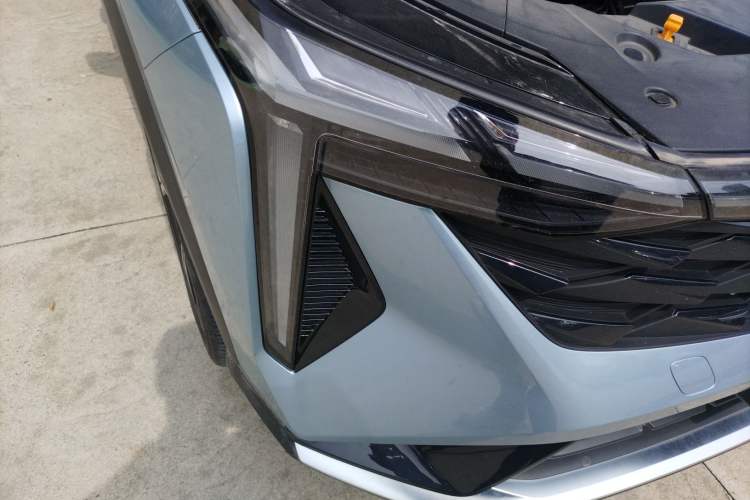 Used Geely Auto Emgrand X7 Sport 2024 1.5TD Prestige Edition Right Front Headlight