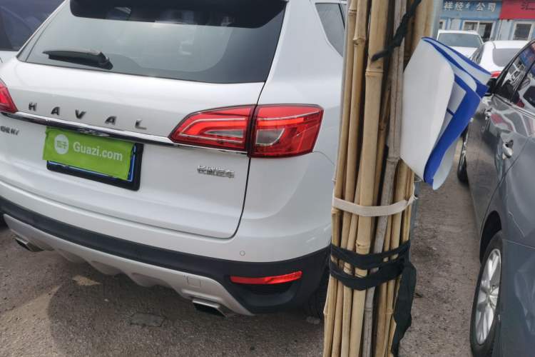 Used Haval H7 2016 Blue-Label H7 2.0T Automatic Elite Model Right Rear Taillight