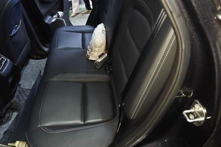 Used EXEED Zhuifeng 2022 Versailles 1.6T DCT "Chasing the Wind" Edition Left Rear Seat