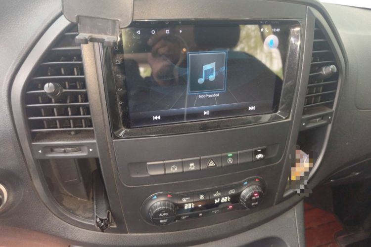 Used Mercedes-Benz Vito 2018 2.0T Elite Version 7 Seats China VI Emission Standard
