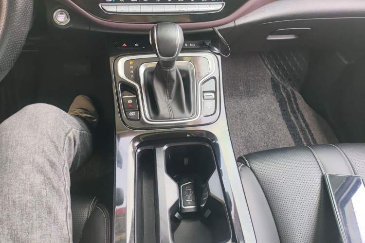 Used GAC Trumpchi M6 2023 PRO 270T DCT Luxury Edition Gear Lever