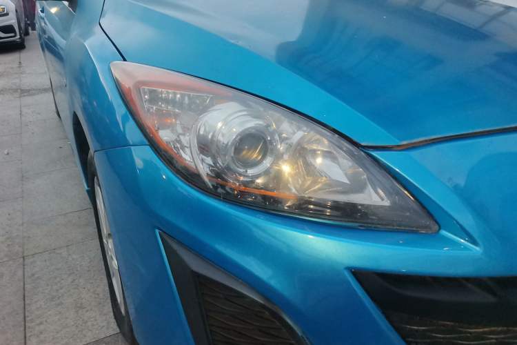 Used Mazda 3 2013 Hatchback 1.6L Automatic Elite Model Right Front Headlight