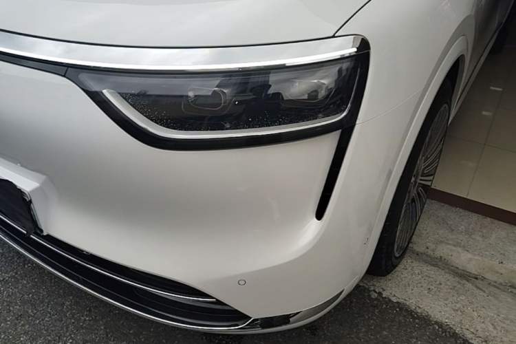 Used Hima AITO M8 2025 Extended-Range Ultra Version 53.4 kWh 6-Seater Edition Left Front Headlight