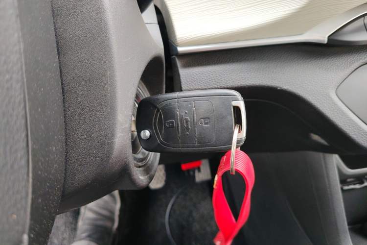 Used Baojun 360 2019 Revised Version 1.5L Manual Elite China VI Interior 1