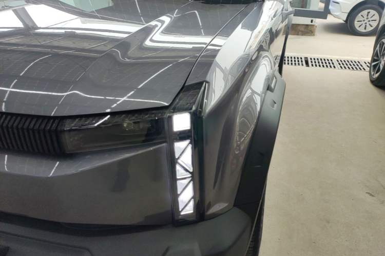 Used iCAR 03 2024 501km Two-Wheel Drive Long-Range Version Left Front Headlight