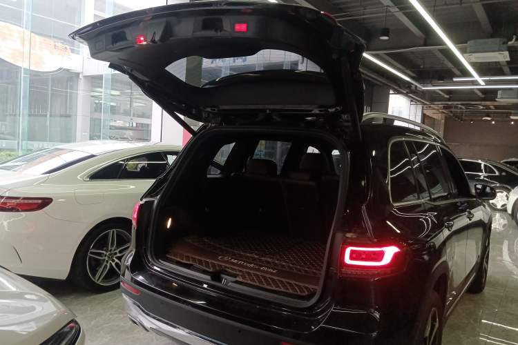 Used Mercedes-Benz GLB 2023 GLB 220 Fashion Model Trunk