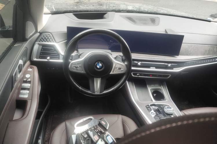 Used BMW X5 2023 xDrive 30Li Luxury M Sport Night Edition Package Steering Wheel