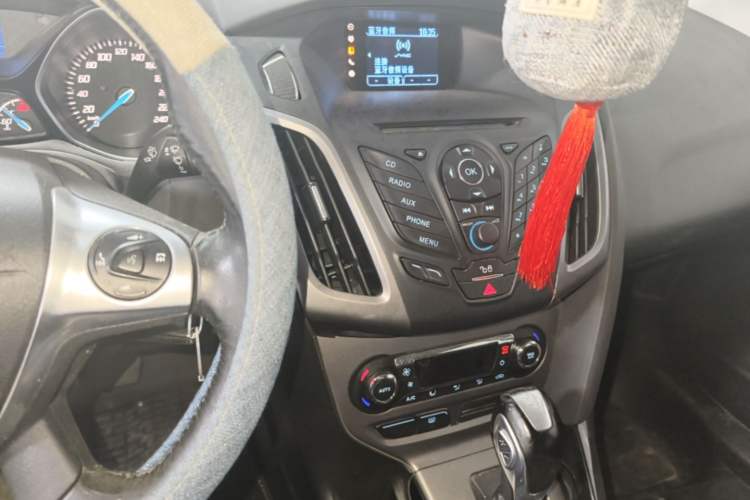 Used Ford Focus 2012 Sedan 1.6L Automatic Fashion Edition