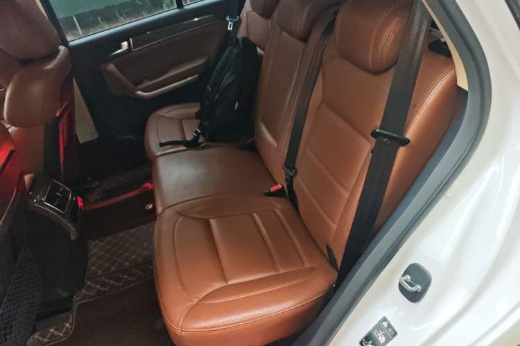 Used Haval H8 2015 2.0T Two-Wheel-Drive Luxury Version