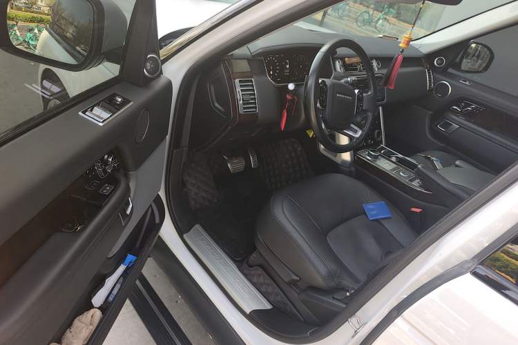 Used Land Rover Range 2021 3.0 L6 Centennial Edition Driver Seat