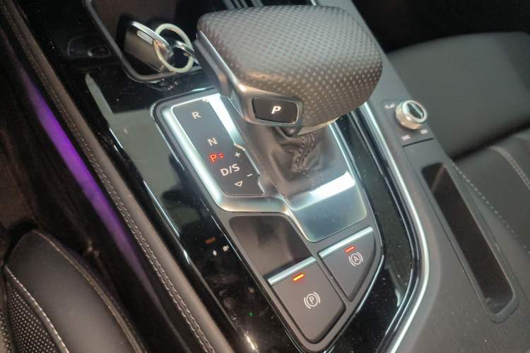 Used Audi A4L 2024 40 TFSI Luxury Dynamic Edition Gear Lever